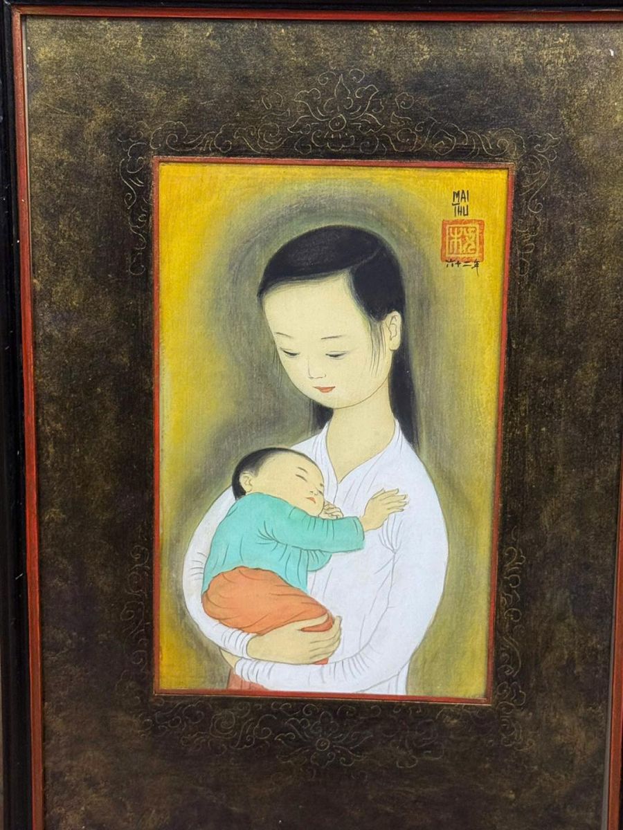 TÌNH MẪU TỬ TRONG TRANH LỤA MAI TRUNG THỨ – GIẤC NGỦ TRONG VÒNG TAY YÊU THƯƠNG